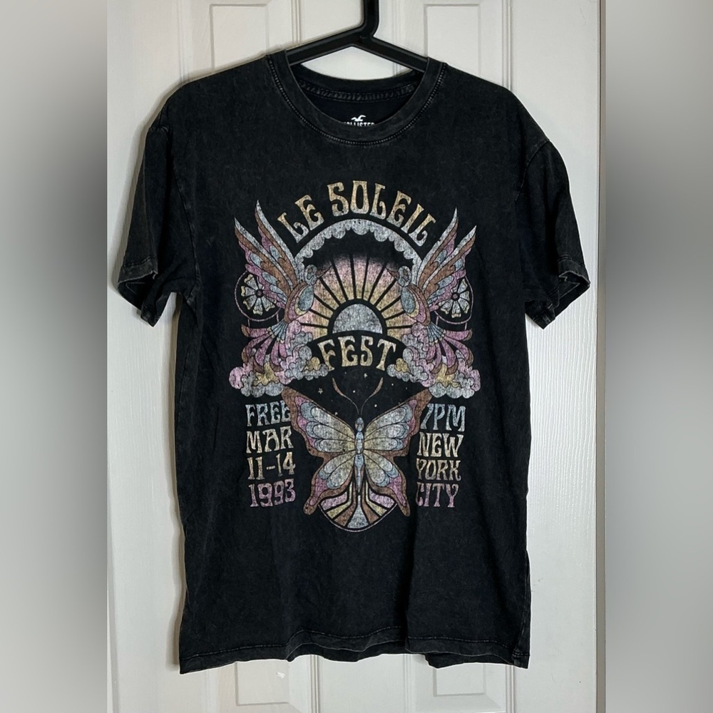 Hollister Black and Pink Short Sleeve Graphic Tee - Picture 3 of 7